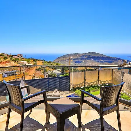 4 Bedroom With Private Pool Near *