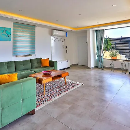 4 Bedroom With Private Pool Near Villa