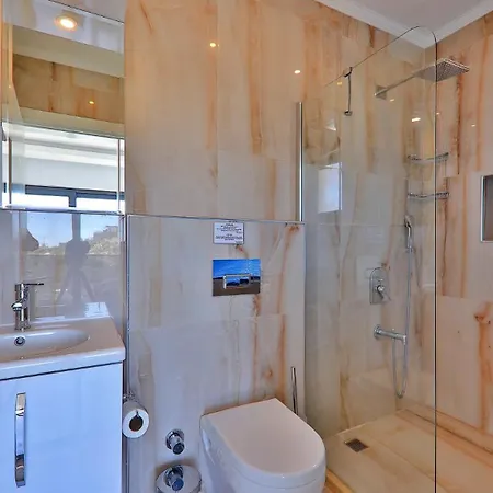 Vila 4 Bedroom With Private Pool Near