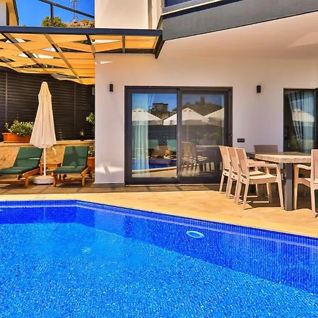 4 Bedroom With Private Pool Near Vila Kalkan