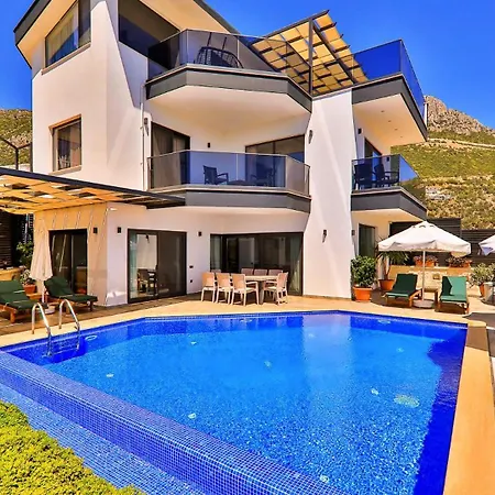 Vila 4 Bedroom With Private Pool Near
