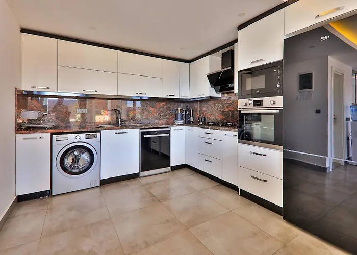 4 Bedroom With Private Pool Near *
