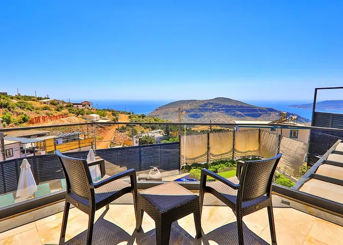 4 Bedroom With Private Pool Near *
