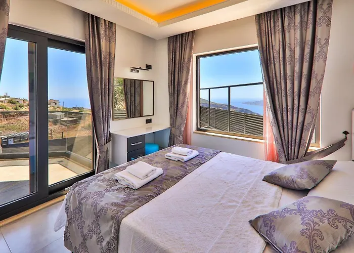 4 Bedroom With Private Pool Near كالكان