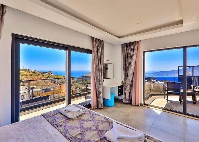4 Bedroom With Private Pool Near فيلة كالكان