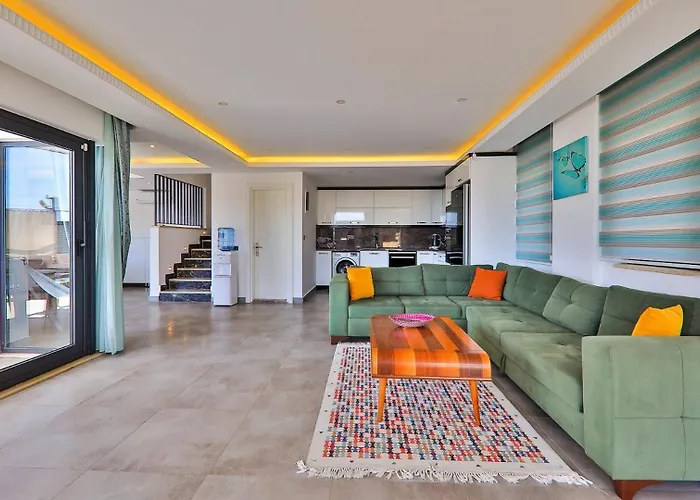 4 Bedroom With Private Pool Near